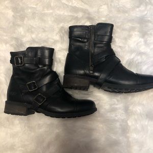 Uggs boots black with buckle size ten